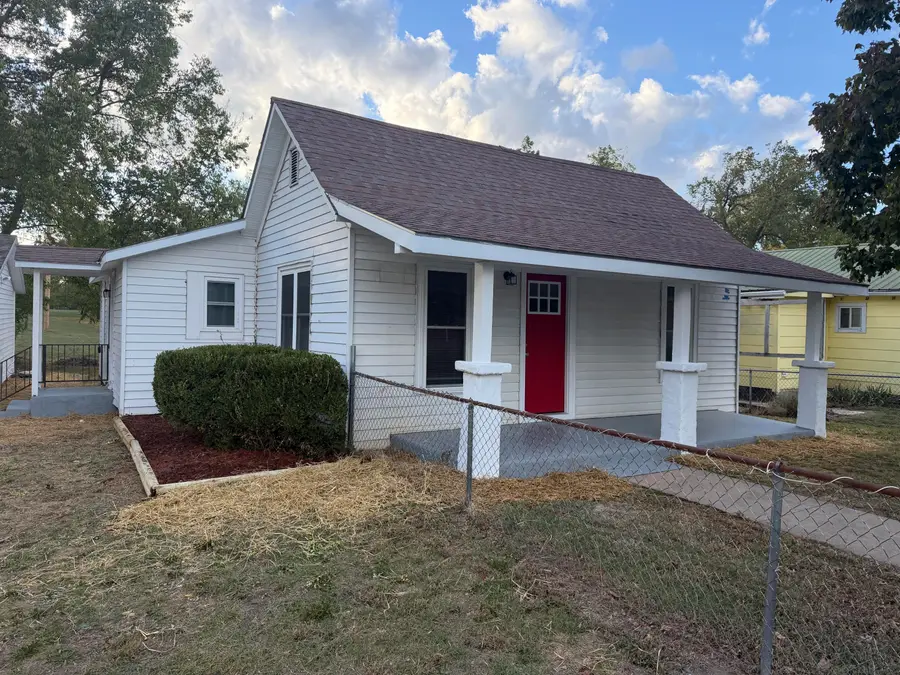 128 S Monroe Avenue, Joplin, MO 64801 - #2