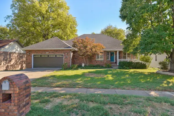 5102 S Elizabeth Avenue, Springfield, MO 65810