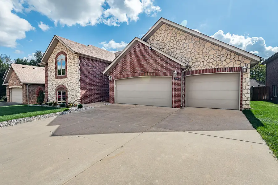 2014 W Village Terrace, Springfield, MO 65810 - #2