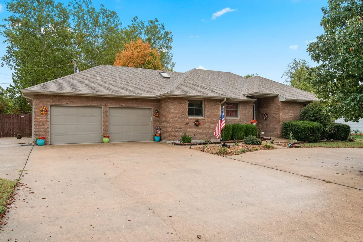 1102 Highland Drive, Aurora, MO 65605 - #1