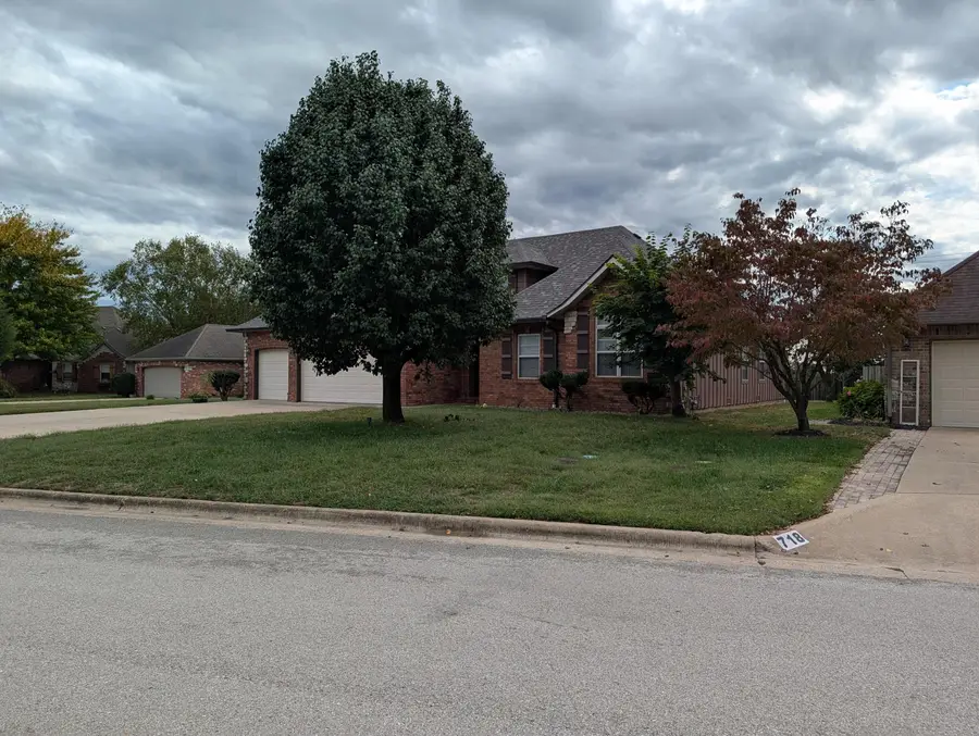 802 E Current Drive, Ozark, MO 65721 - #2