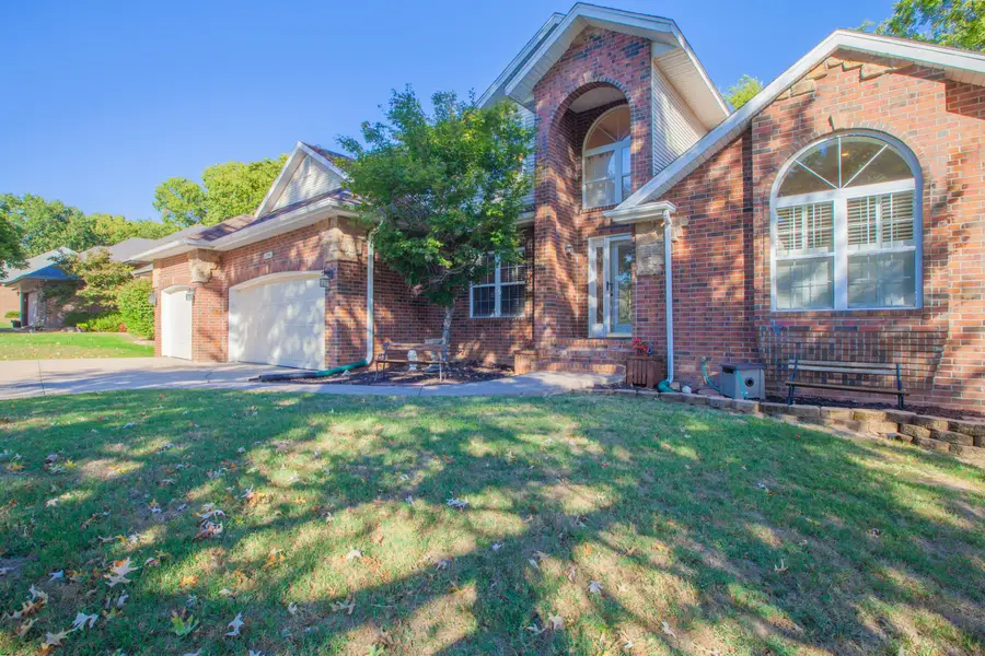2546 S Chapel Drive, Springfield, MO 65809 - #2
