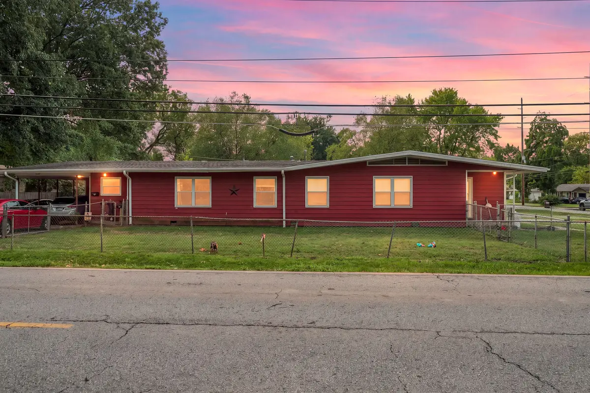 2202 S Kings Avenue, Springfield, MO 65807 - #1