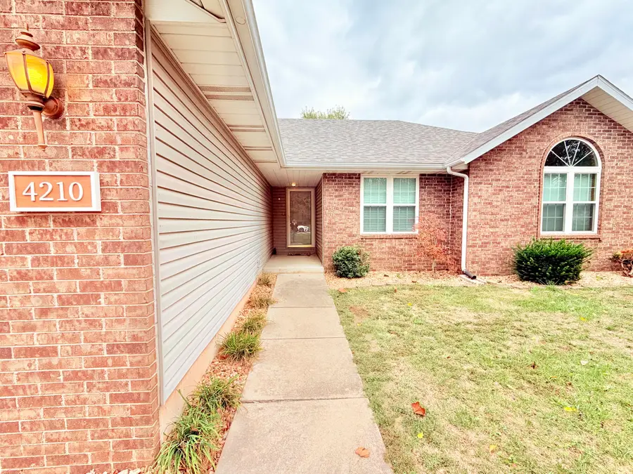 4210 S Mentor Avenue, Springfield, MO 65804 - #2
