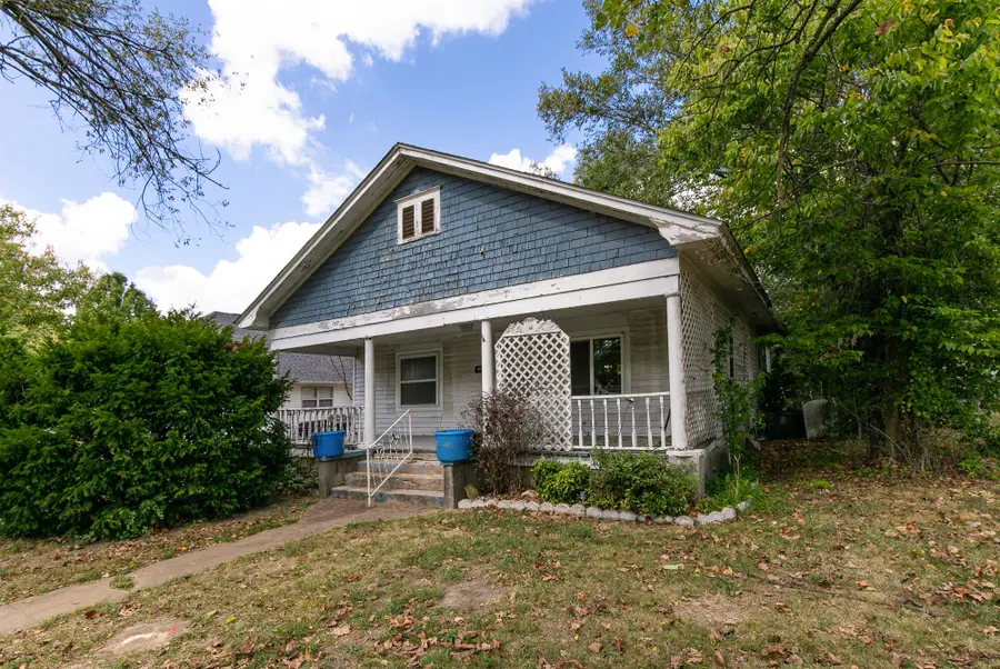 309 Jasper Street, Aurora, MO 65605 - #2