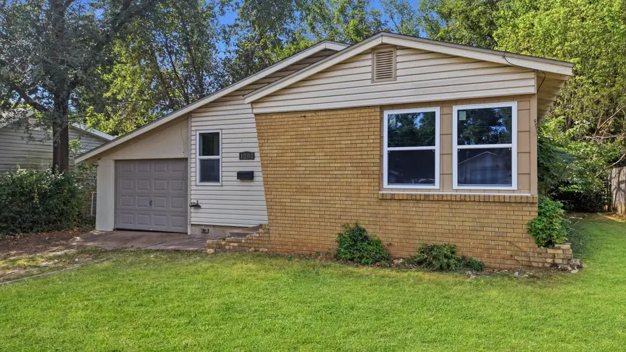 1207 N Warren Avenue, Springfield, MO 65802 - #3