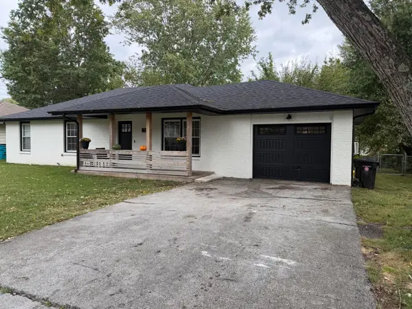 2948 E Hawkins Street, Springfield, MO 65804