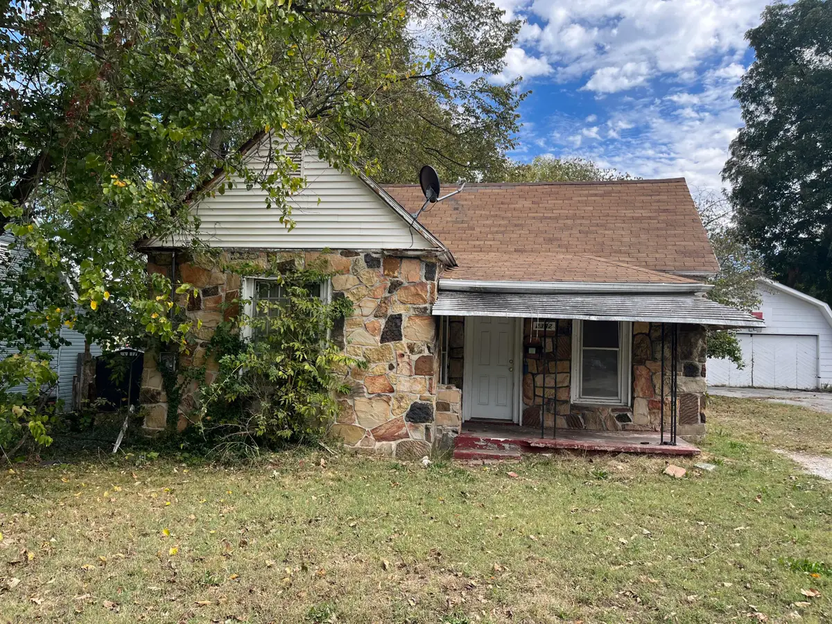 2332 N Kellett Avenue, Springfield, MO 65803 - #1
