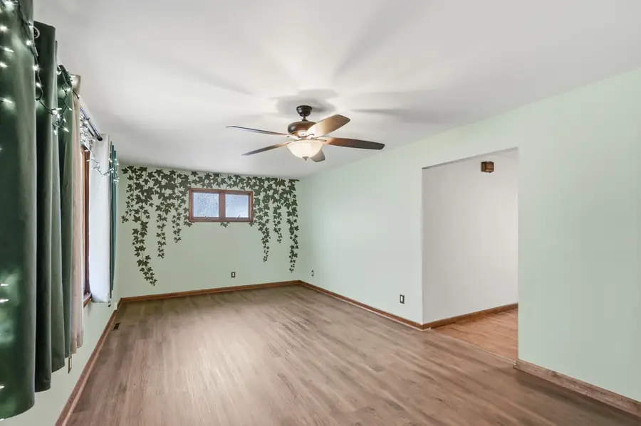 410 E Glenview Place, Neosho, MO 64850 - #3