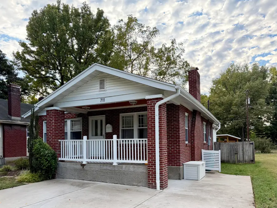 711 S Fremont Avenue, Springfield, MO 65804 - #2