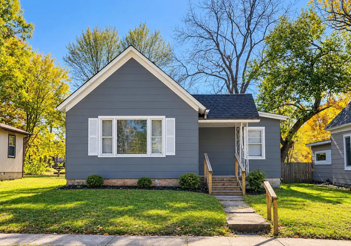 916 W Lombard Street, Springfield, MO 65806 - #1