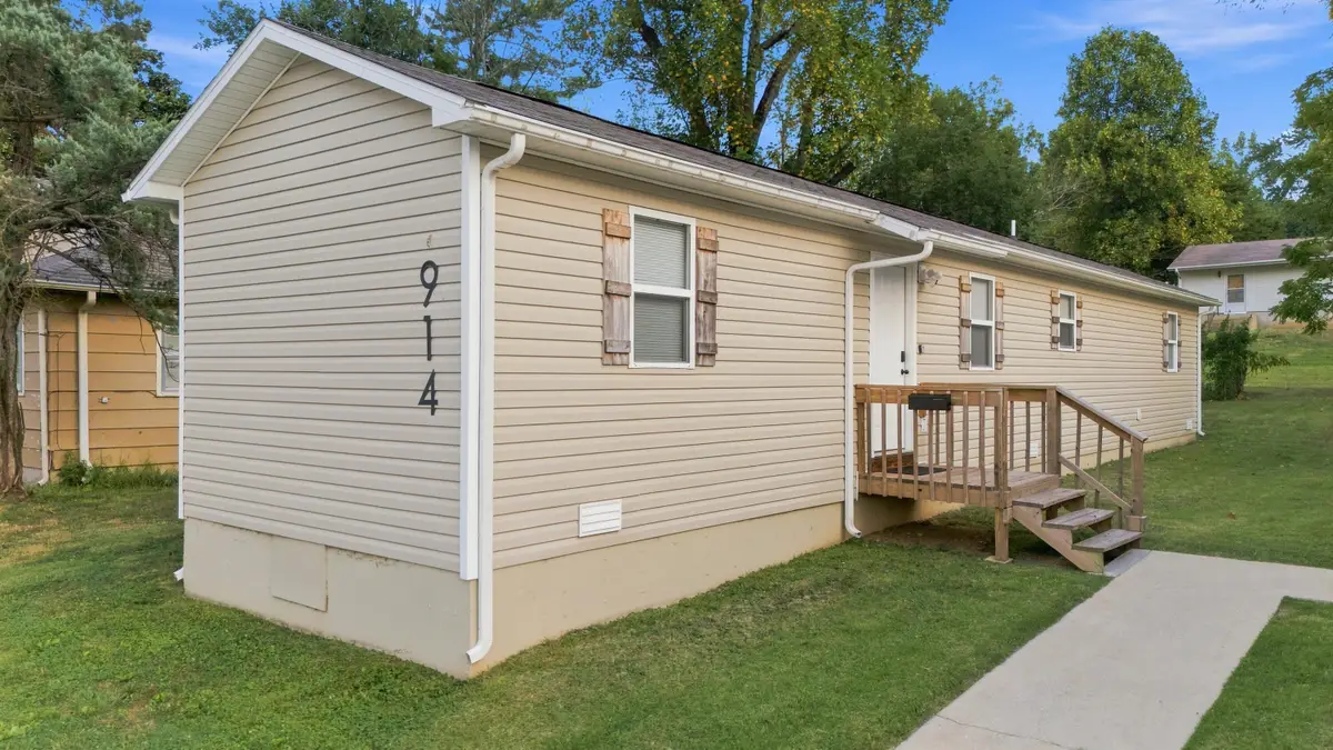 914 Renfrow Avenue, West Plains, MO 65775 - #1