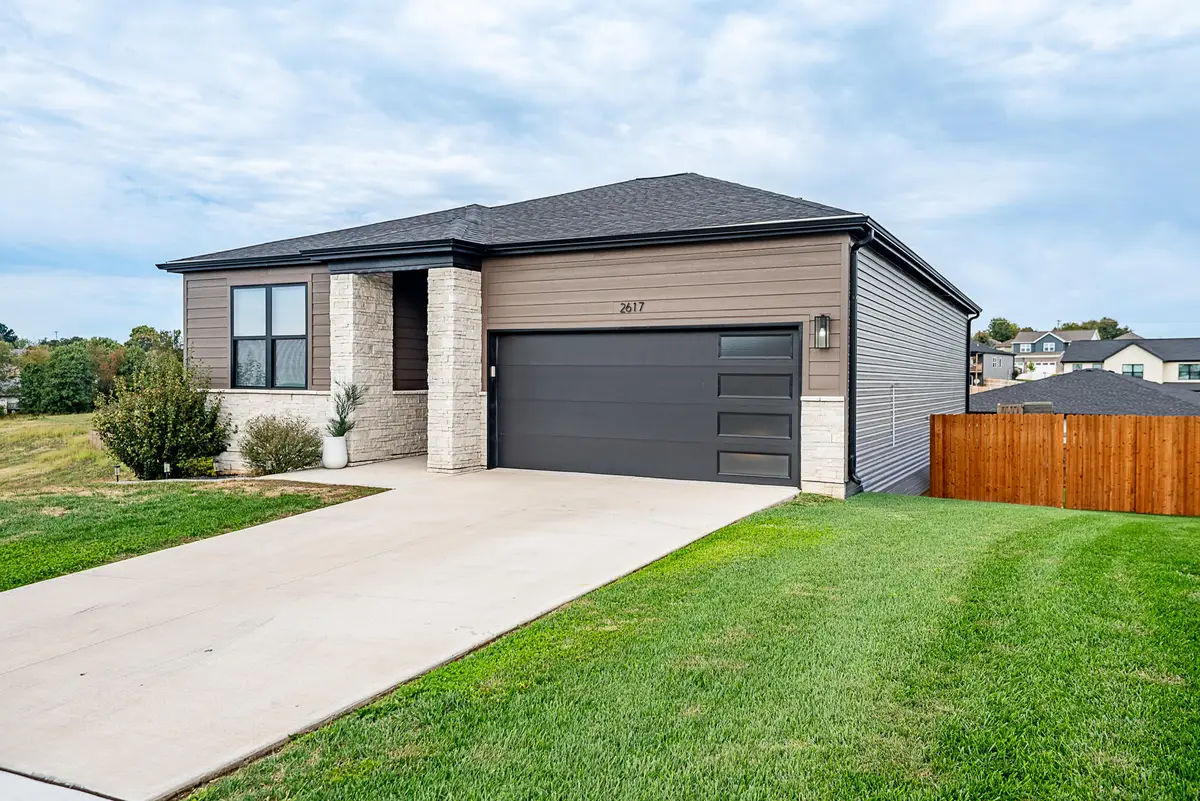 2617 W Goldfinch Drive, Ozark, MO 65721 - #1