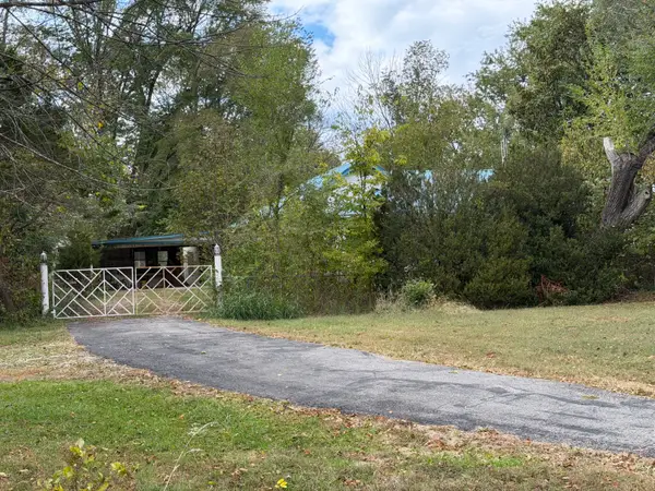 2207 State Highway M, Nixa, MO 65714