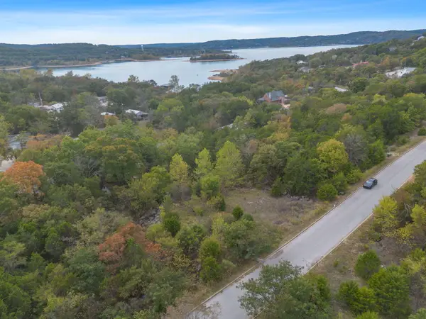 861 Crescent Drive, Hollister, MO 65672