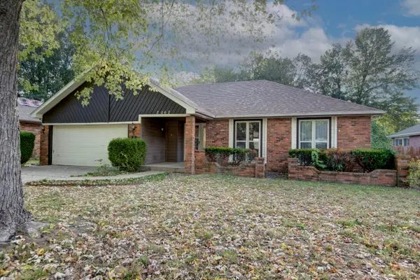 2062 S Butterfly Avenue, Springfield, MO 65807