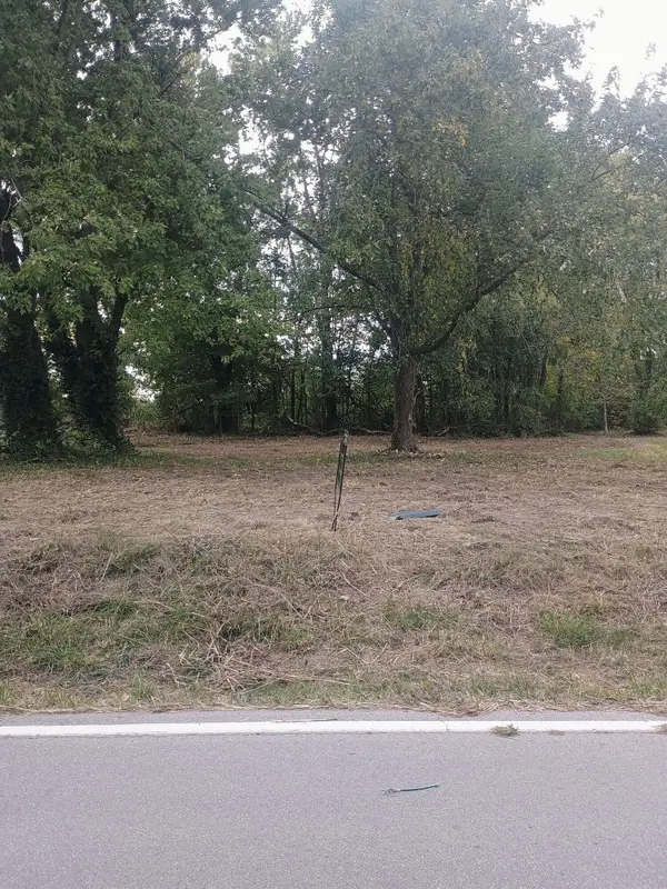 000 S Farm Rd 99, Springfield, MO 65802