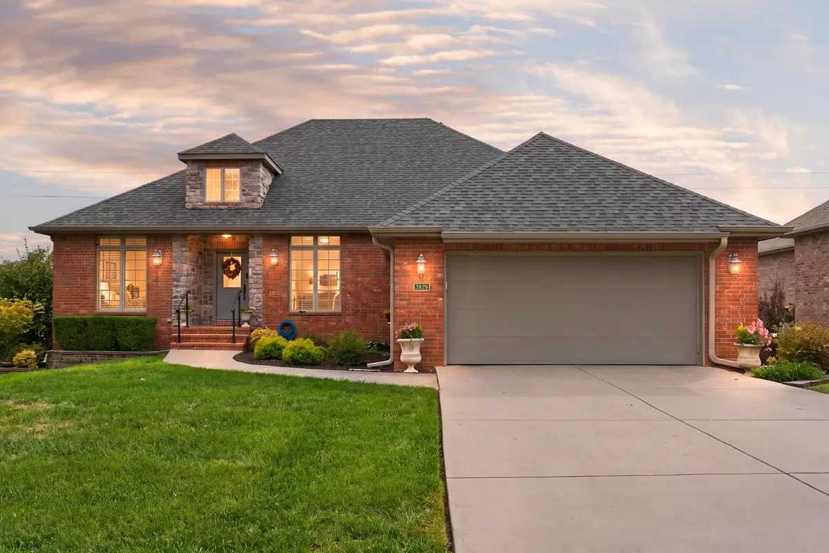 3826 E Fox Grape Road, Springfield, MO 65809 - #1