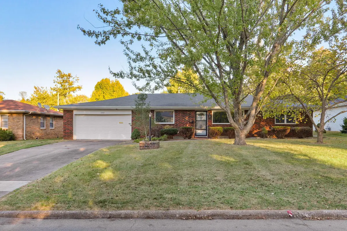 1932 S Westwood Avenue, Springfield, MO 65807 - #1