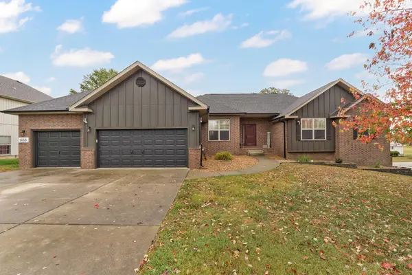 3668 N Oak Point Avenue, Springfield, MO 65803