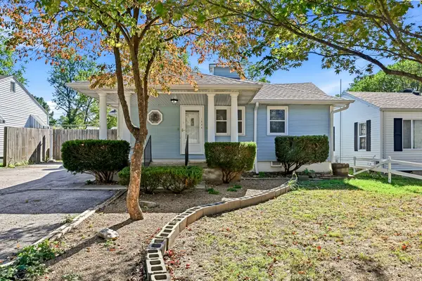 1534 E Livingston Street, Springfield, MO 65803