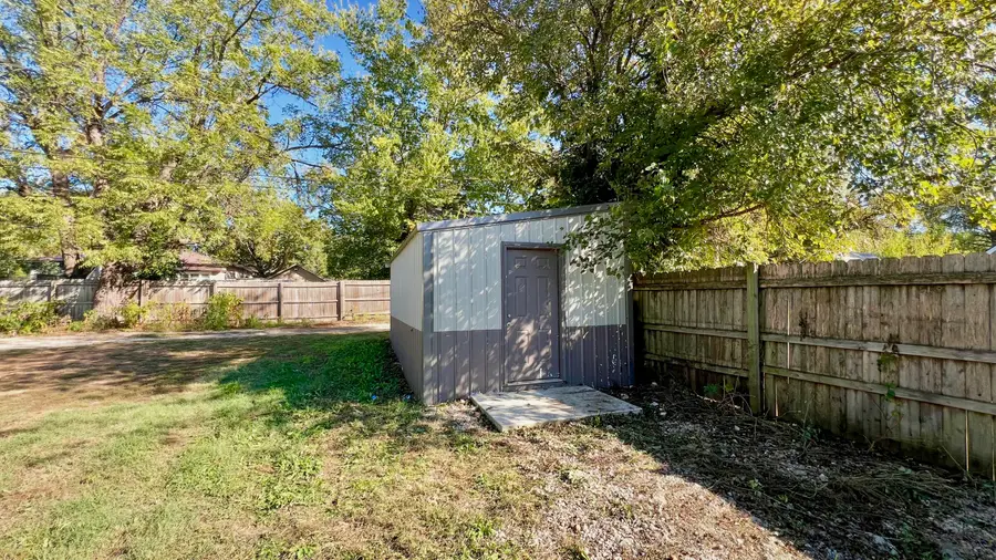 511 N Lincoln Avenue, Monett, MO 65708 - #3