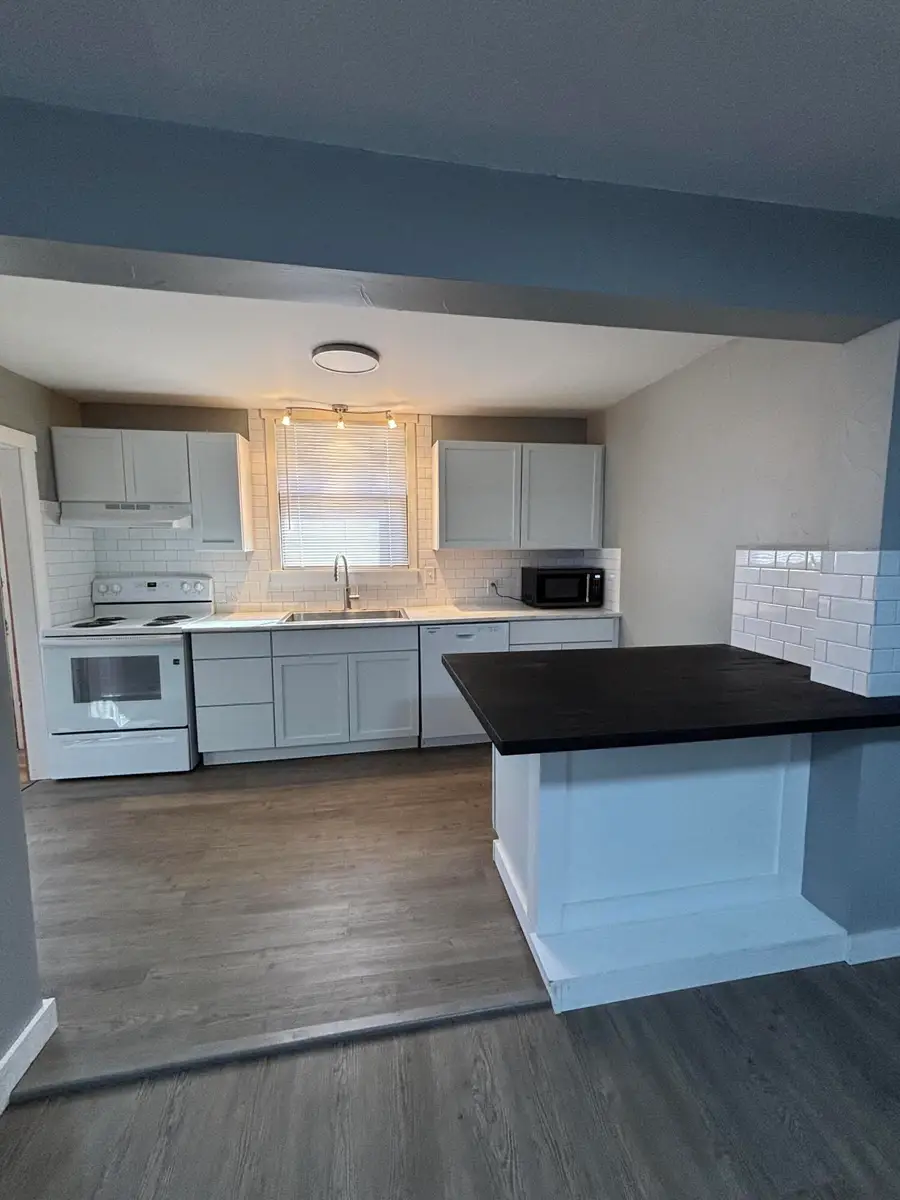229 W College Street, Aurora, MO 65605 - #2