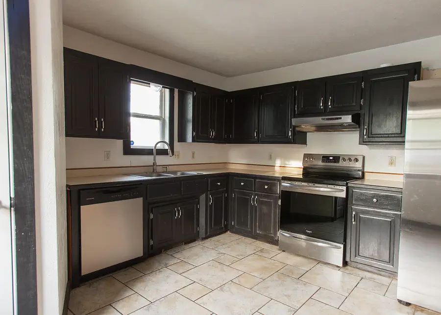 410 N Wilson Avenue, Bolivar, MO 65613 - #3