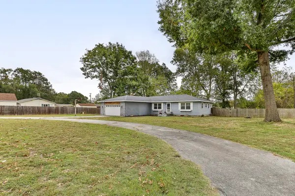 106 W May Street, Marionville, MO 65705