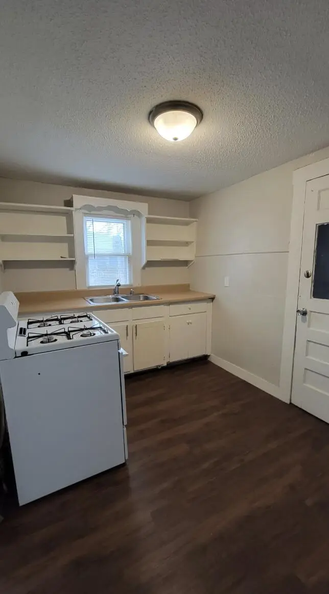 527 S Broadway Avenue, Springfield, MO 65806 - #3