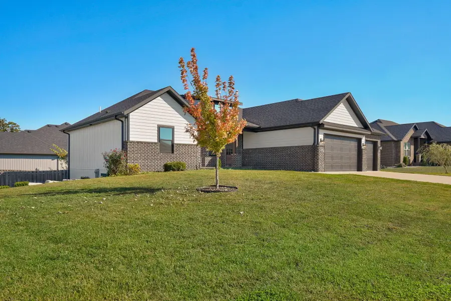 4196 Madrid Avenue, Ozark, MO 65721 - #3