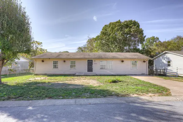 1500 S Garland Douglas Drive, Neosho, MO 64850