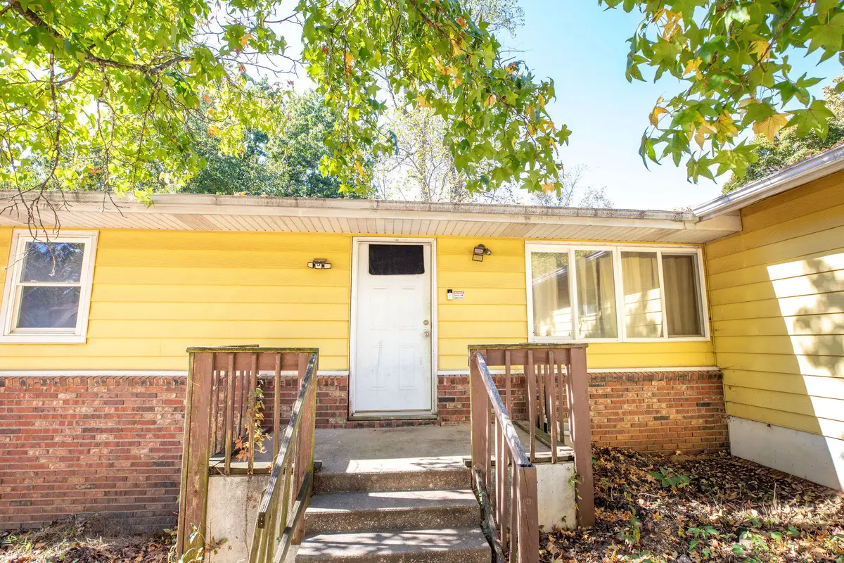 1301 S 5th Avenue, Ozark, MO 65721 - #1