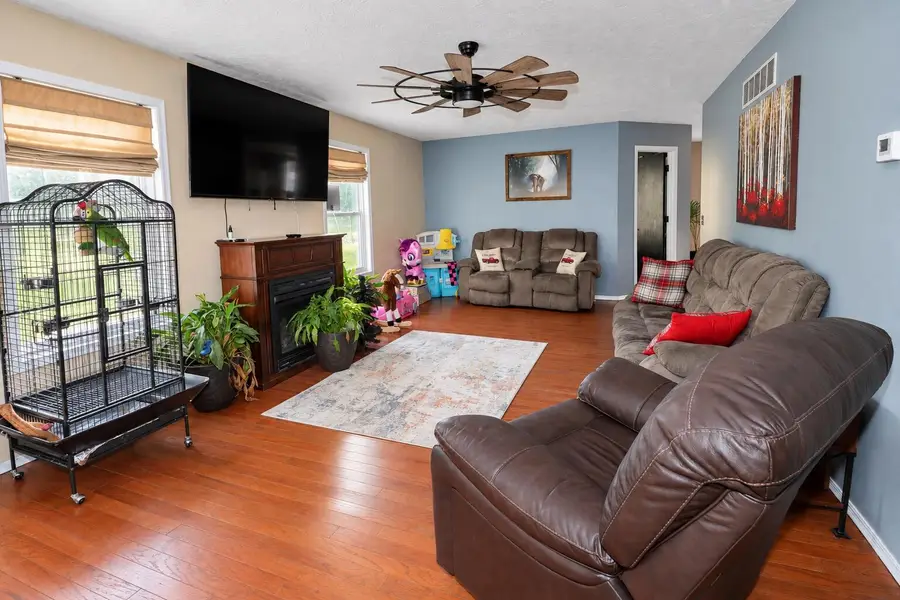 808 Carrie Circle, Lebanon, MO 65536 - #3