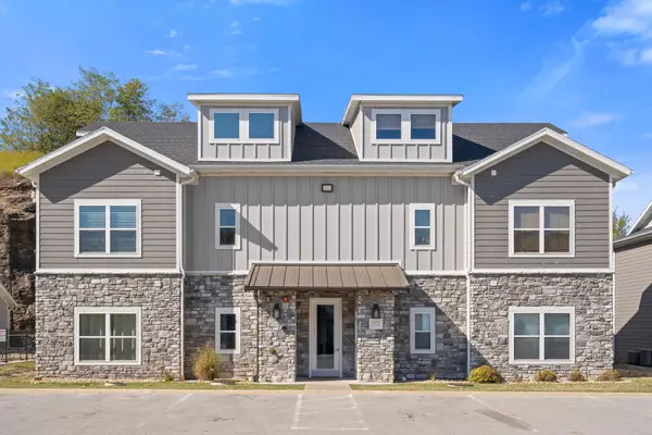 3112 S Vineyards Terrace #Unit 3, Branson, MO 65616