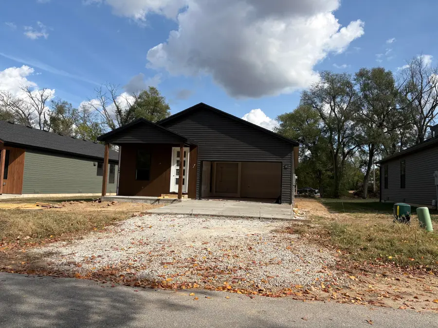 366 South Avenue, Sparta, MO 65753 - #2