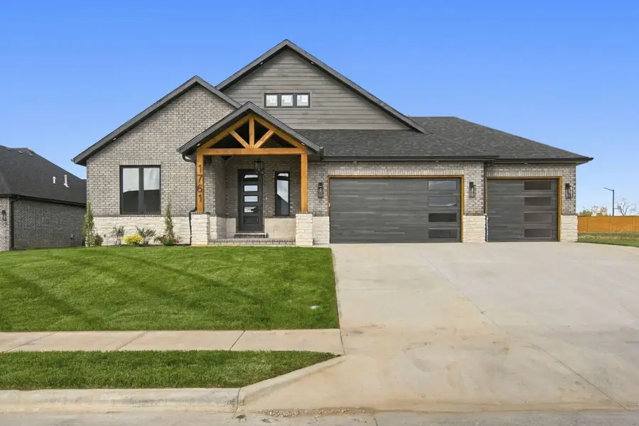 1761 E Skyline Avenue, Ozark, MO 65721 - #2