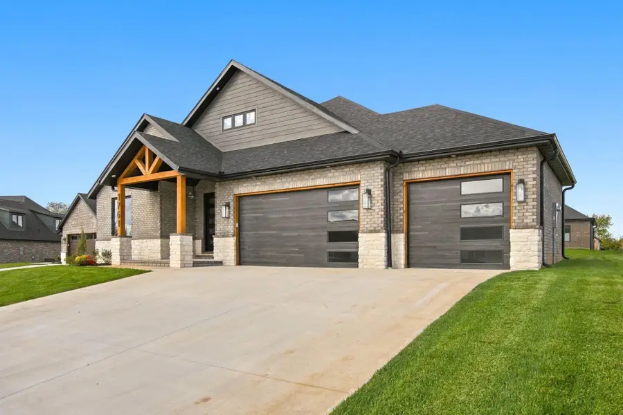 1761 E Skyline Avenue, Ozark, MO 65721 - #3