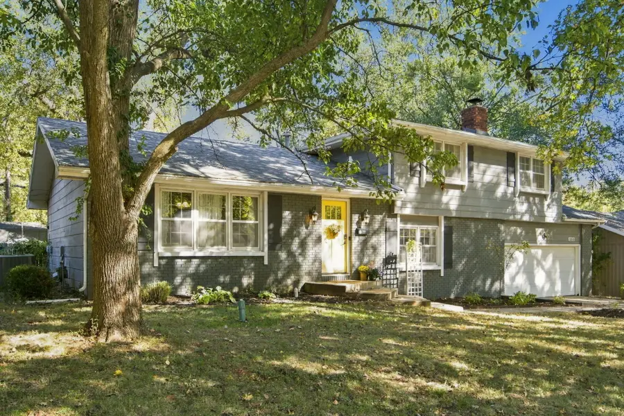 2353 E Cherryvale Street, Springfield, MO 65804 - #3