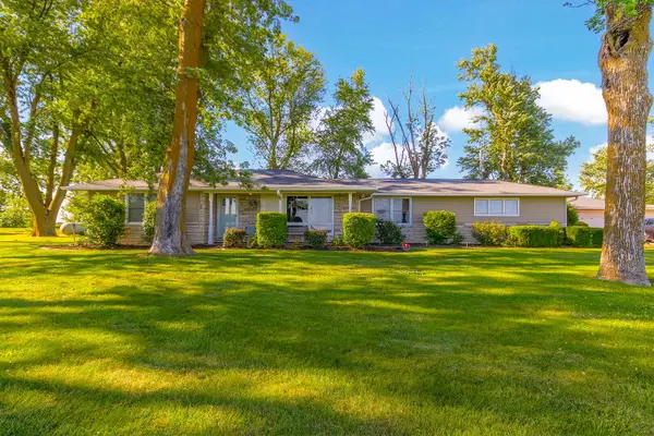 6774 Mo-151, Centralia, MO 65240