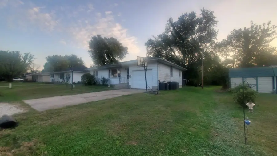 505 S Sharon Road, Vandalia, MO 63382 - Image #3