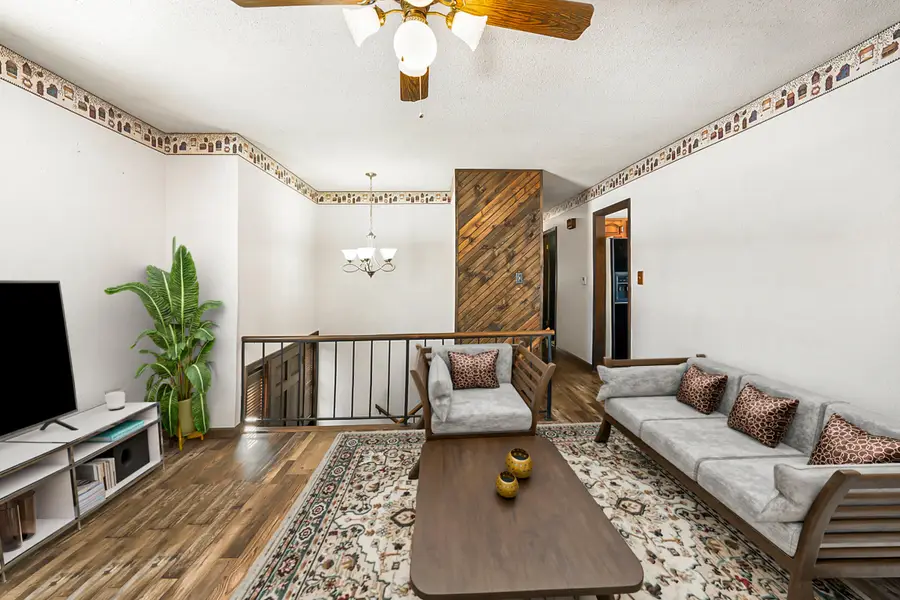 901 Elaine Dr, Fulton, MO 65251 - #3