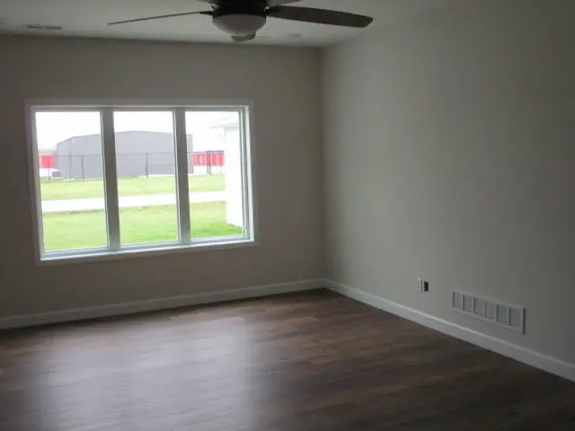 808 N Barela Circle, Centralia, MO 65240 - #3