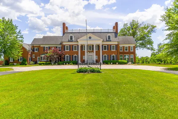 16 S Jefferson Road, Mexico, MO 65265