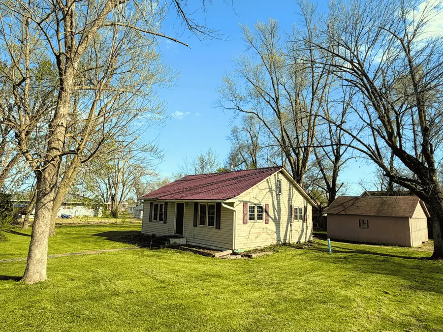 302 W Prairie Street, Auxvasse, MO 65231 - #2