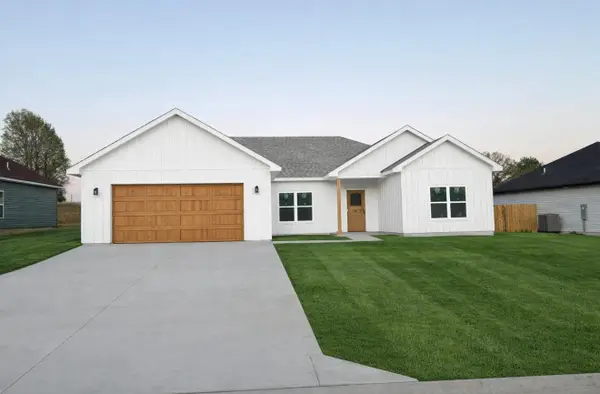 10878 Country Aire Meadows Court, Holts Summit, MO 65043