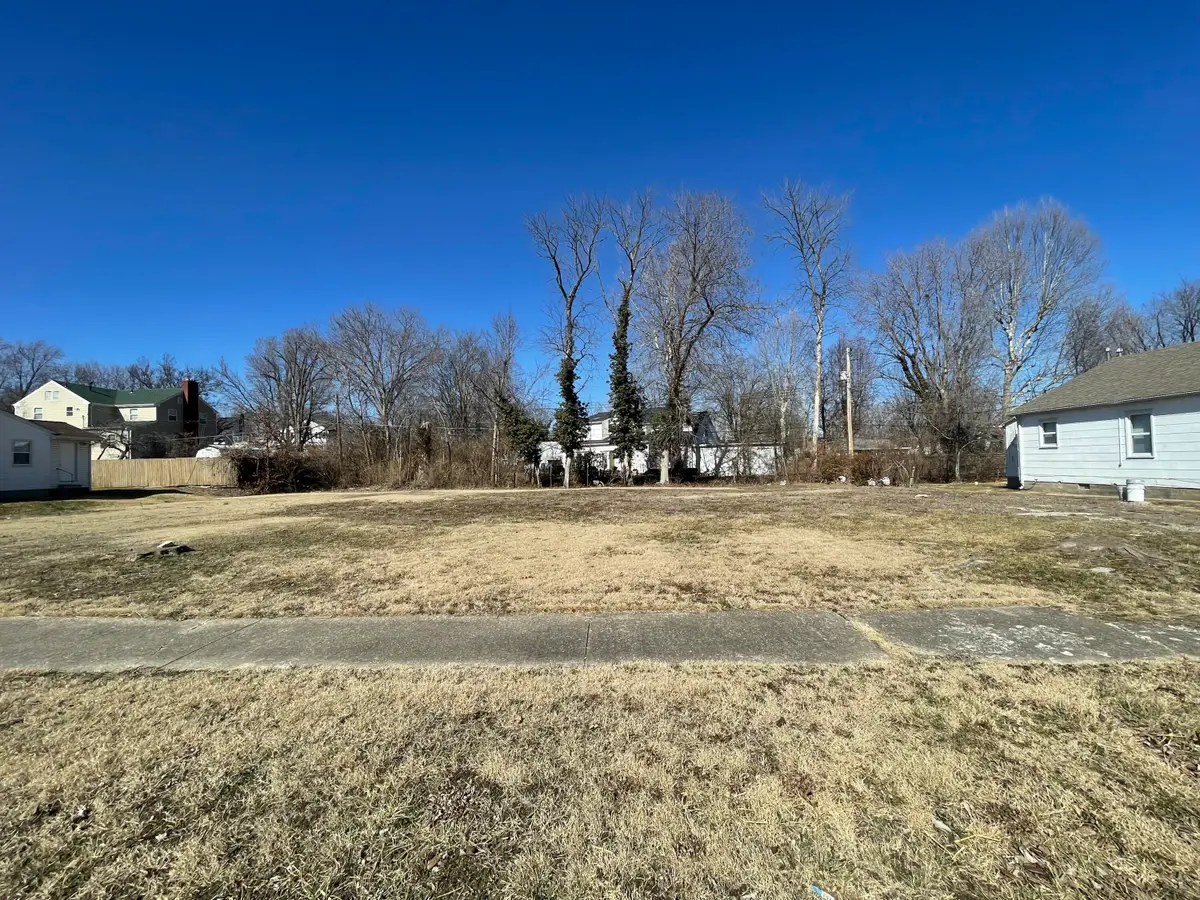 1221 E Jackson Street, Mexico, MO 65265 - #1