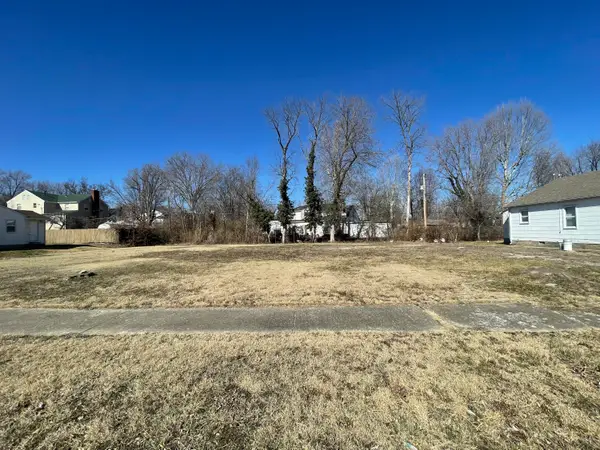 1221 E Jackson Street, Mexico, MO 65265