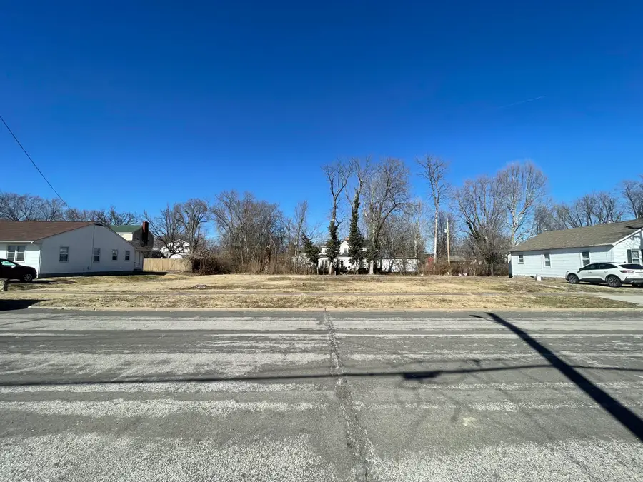 1221 E Jackson Street, Mexico, MO 65265 - #2