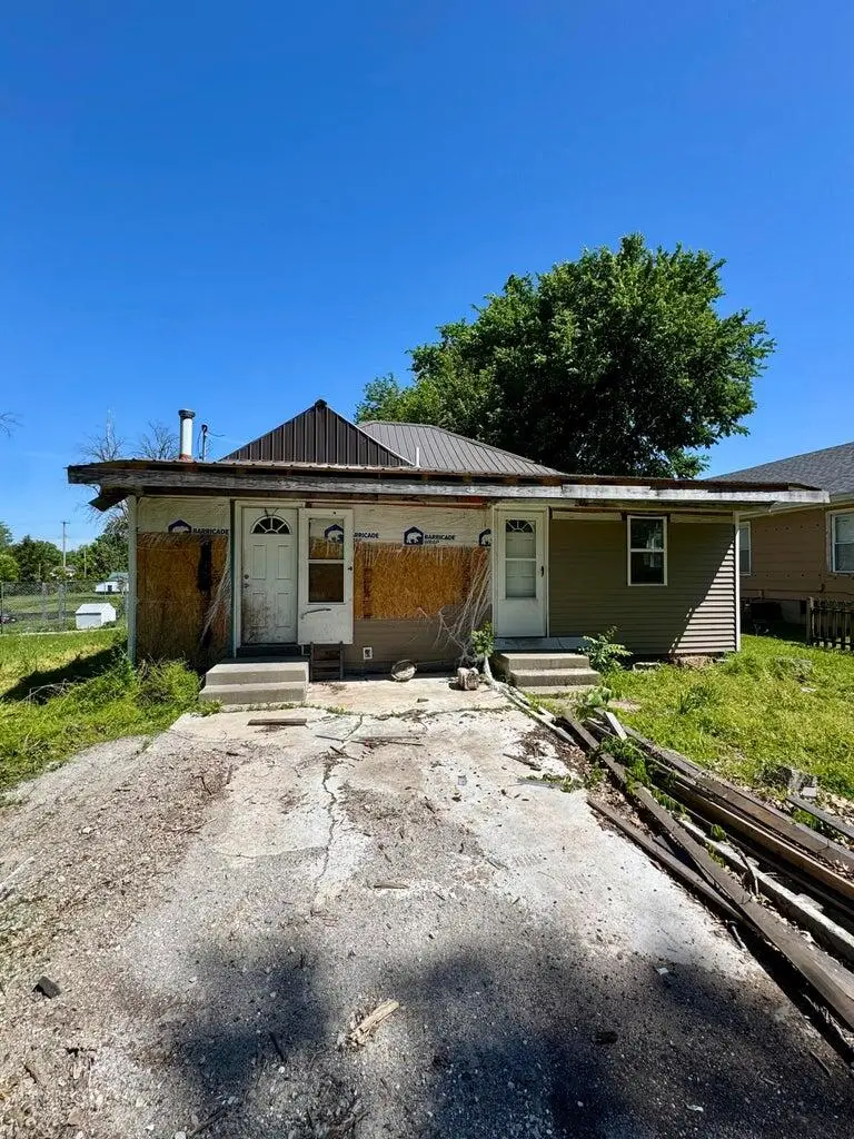 912 Bond Street, Moberly, MO 65270 - #3